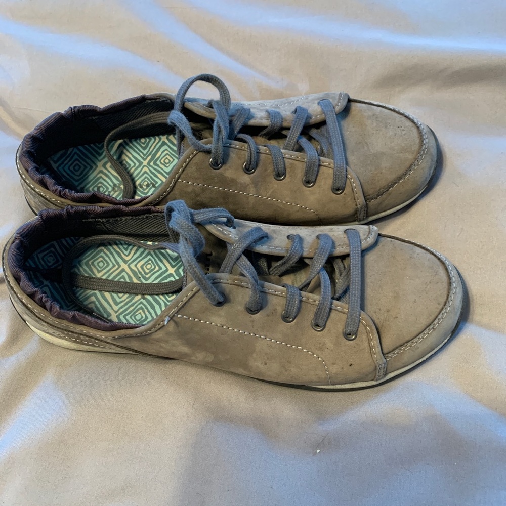 LL Bean walking sneakers gray 8.5